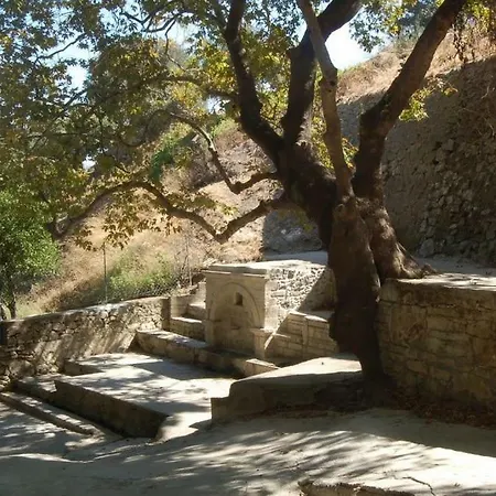 Irini - Cretan Luxury With Amazing View * Paraspori (Crete)